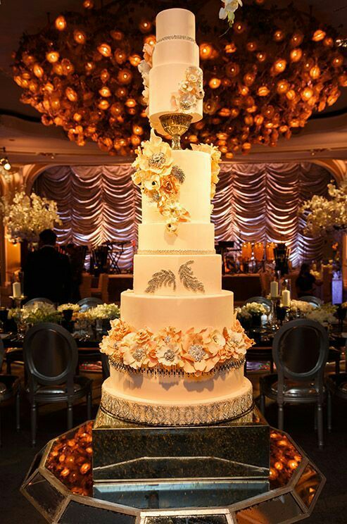 کیک تمام فوندانت عروسی
