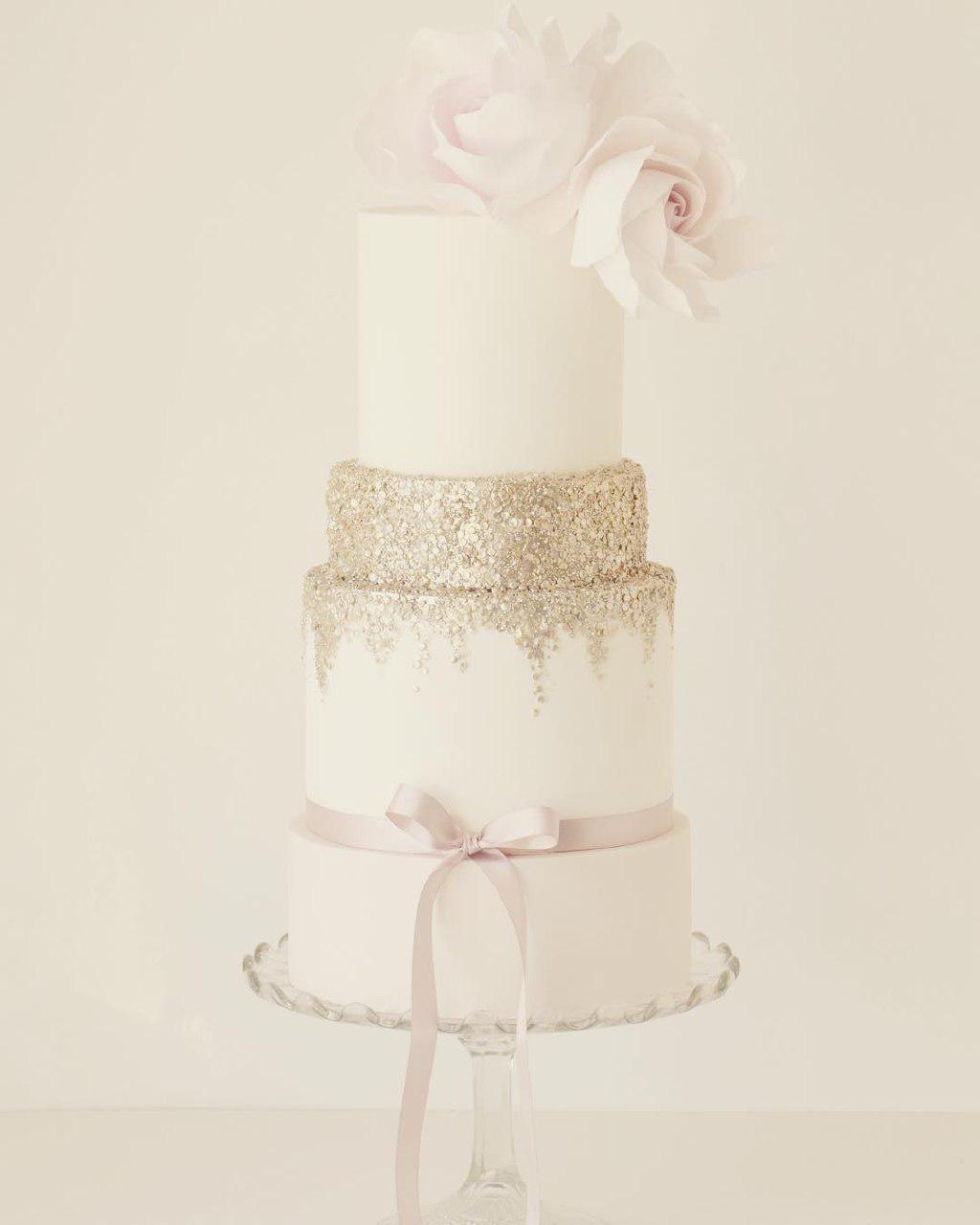 کیک تمام فوندانت عروسی طرح پاپیون یاسی