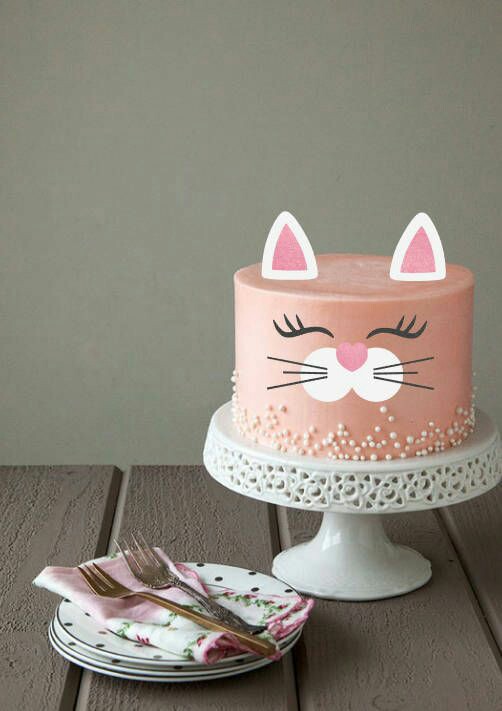 کیک تمام فوندانت طرح گربه صورتی