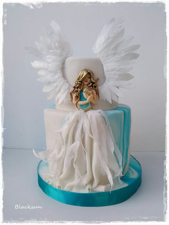 کیک تمام فوندانت طرح فرشته