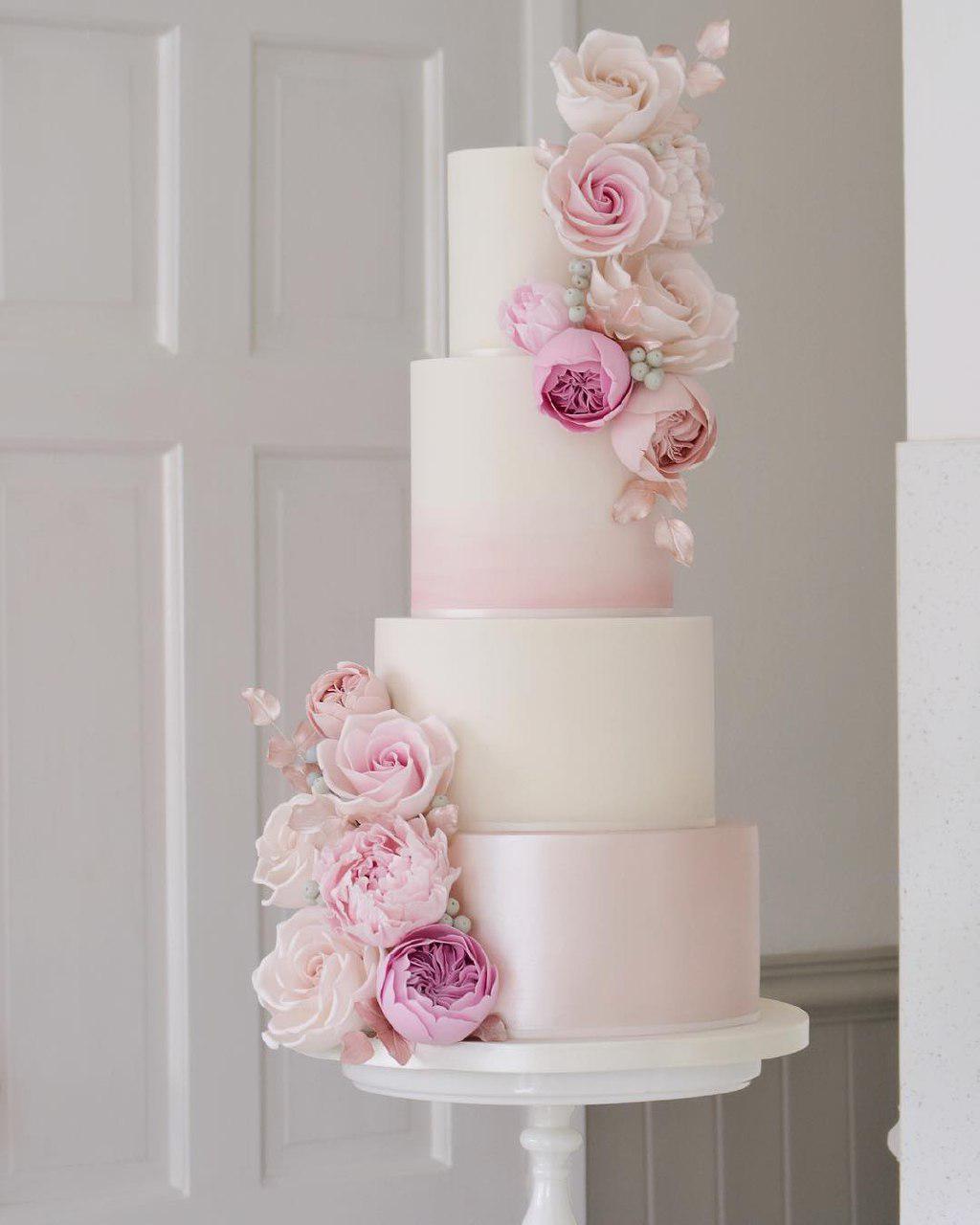 کیک تمام فوندانت عروسی طرح صدفی صورتی