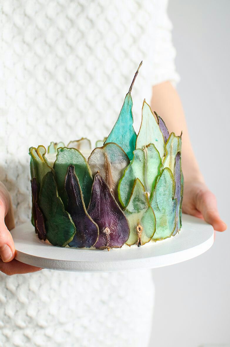 کیک تمام فوندانت طرح نوارهای گلابی سبز