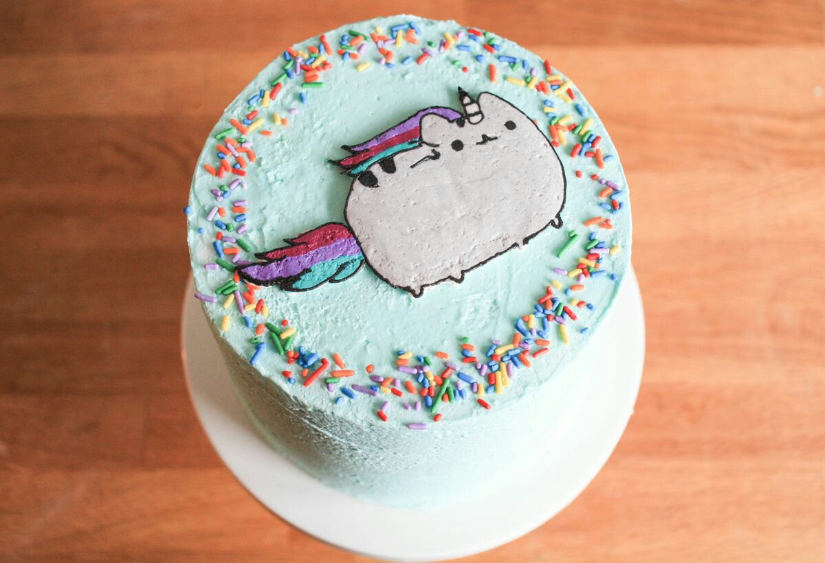 کیک تمام فوندانت رنگ سبز آبی گربه